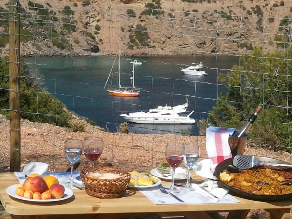Hostal Cala Boix Es Cana المظهر الخارجي الصورة