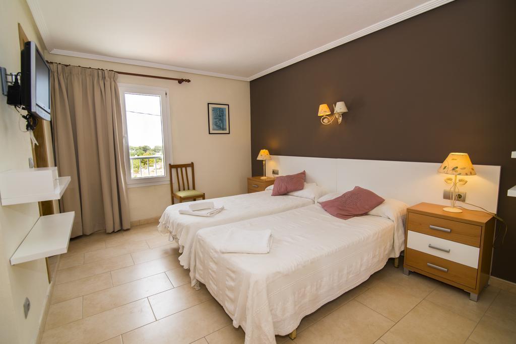 Hostal Cala Boix Es Cana المظهر الخارجي الصورة