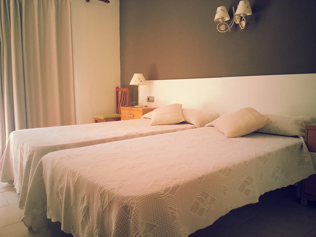 Hostal Cala Boix Es Cana الغرفة الصورة