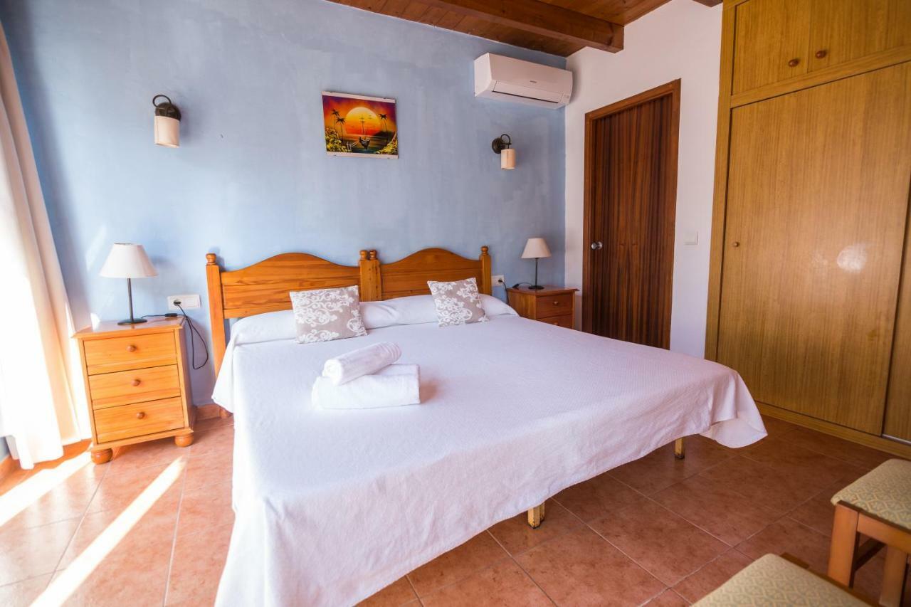 Hostal Cala Boix Es Cana المظهر الخارجي الصورة