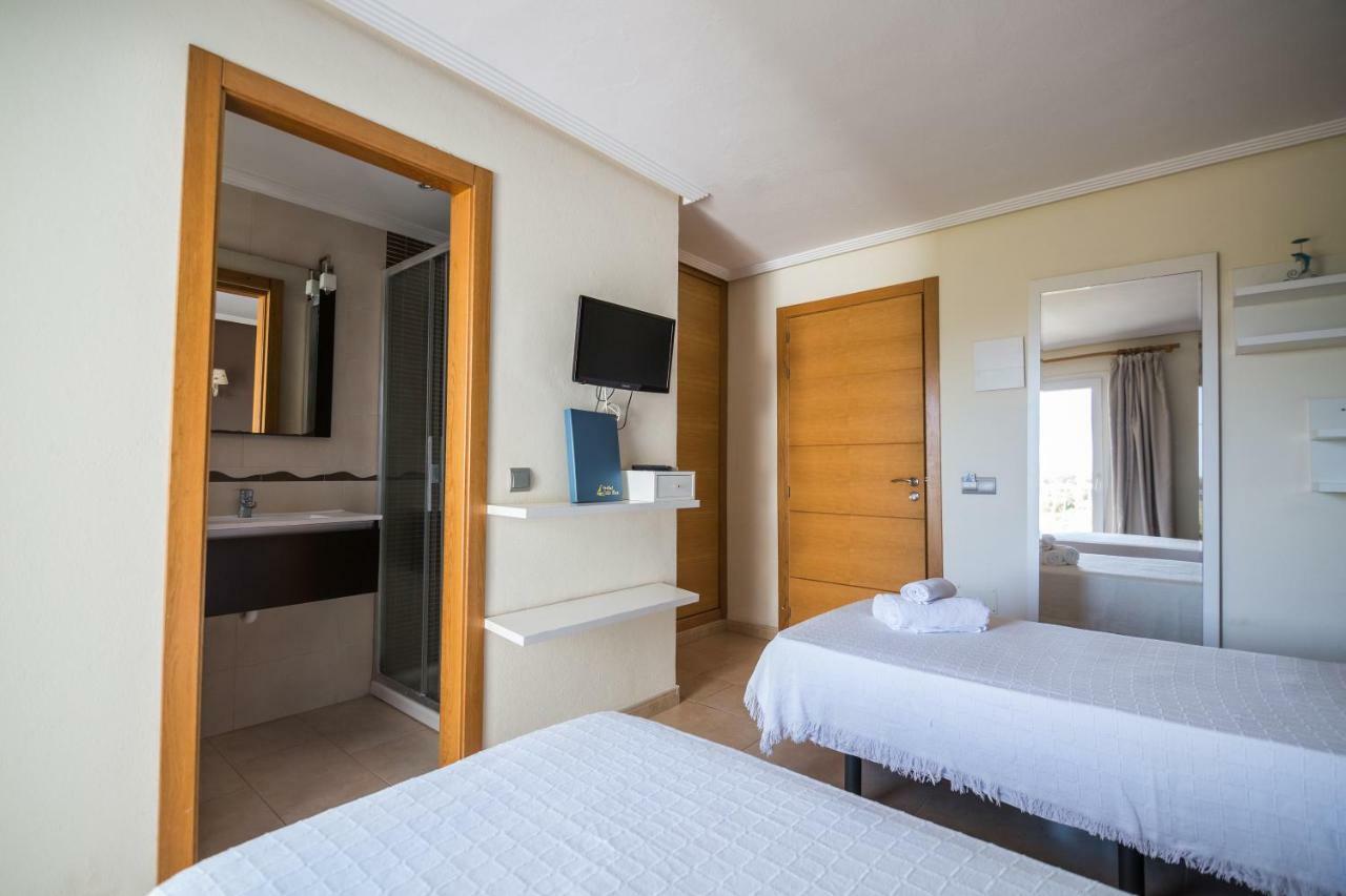 Hostal Cala Boix Es Cana المظهر الخارجي الصورة