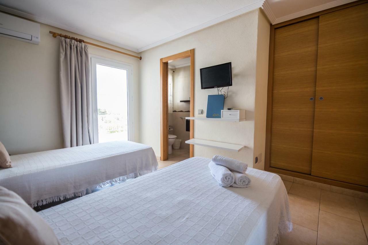 Hostal Cala Boix Es Cana المظهر الخارجي الصورة