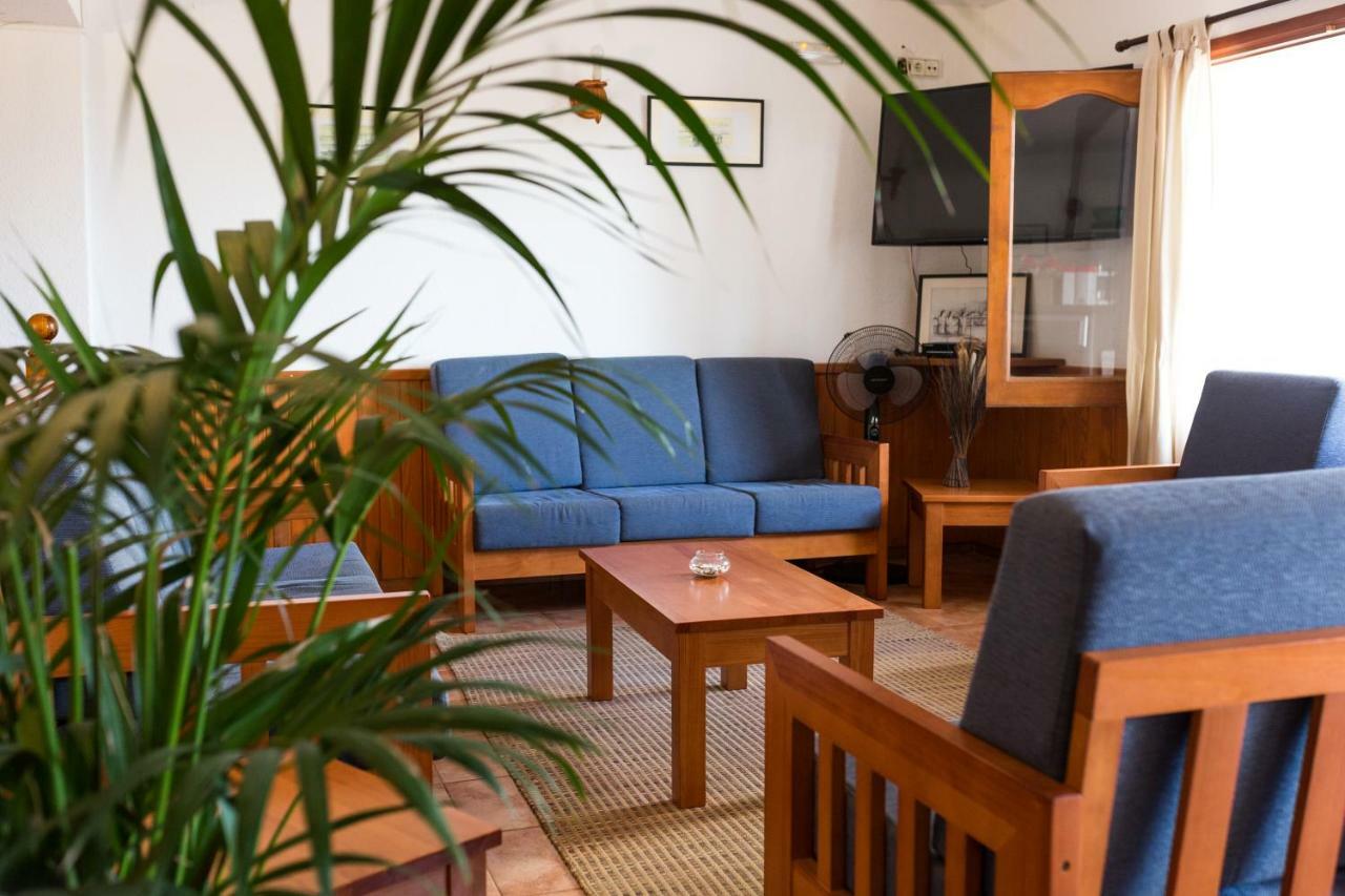 Hostal Cala Boix Es Cana المظهر الخارجي الصورة